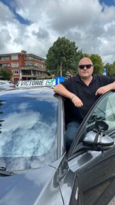 Rijschool VIctorie neemt rijschool ML over!