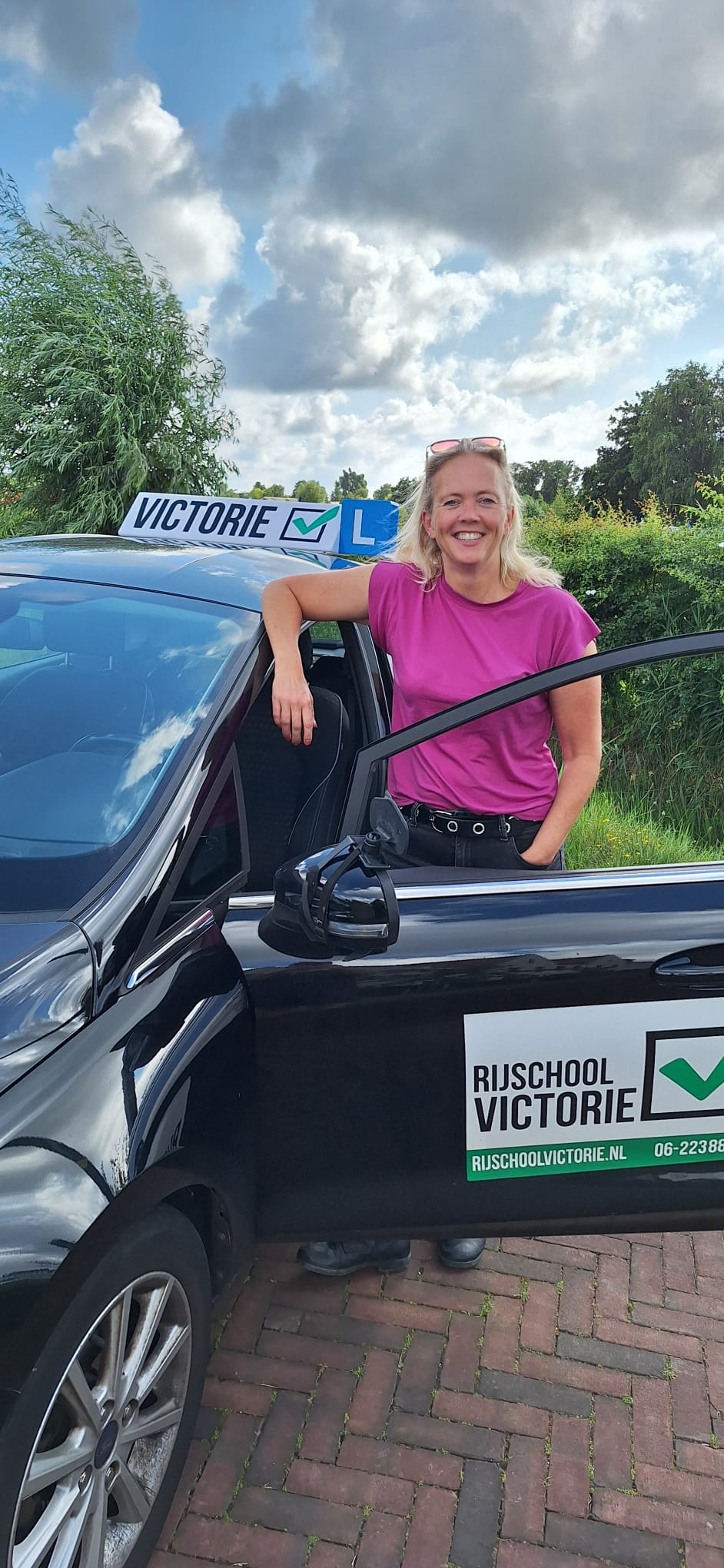 rijschool-victorie-neemt-m-en-l-over-2 Rijschool VIctorie neemt rijschool ML over!